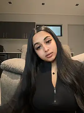 LilMisIndianx online show from October 22, 11:20 am