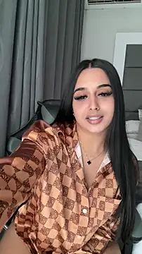 LilMisIndianx online show from April 5, 11:06 am