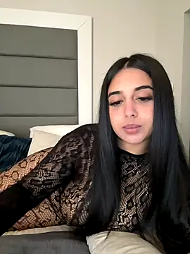 LilMisIndianx online show from December 15, 12:00 pm