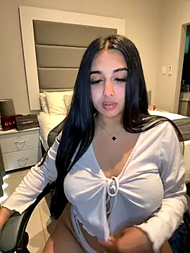 LilMisIndianx online show from December 3, 6:14 am