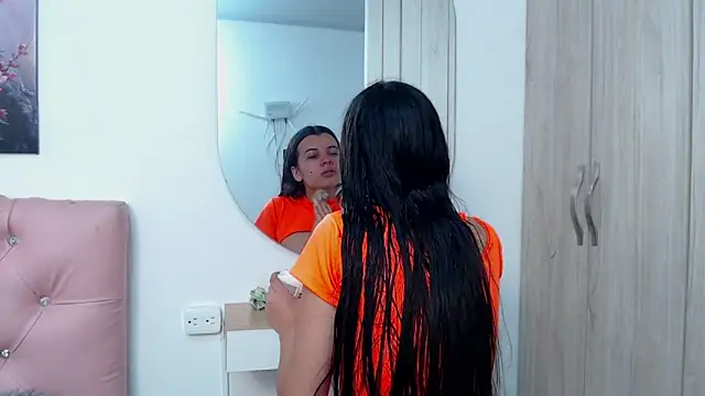 pinky f00x online show from December 20, 7:17 pm