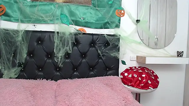 pinky f00x online show from October 10, 1:17 am