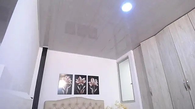 Snapshot of pinky_f00x chatting on May 12, 7:31 pm pinky f00x online show from May 12, 7:31 pm