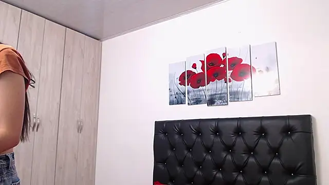 pinky f00x online show from November 8, 7:39 pm