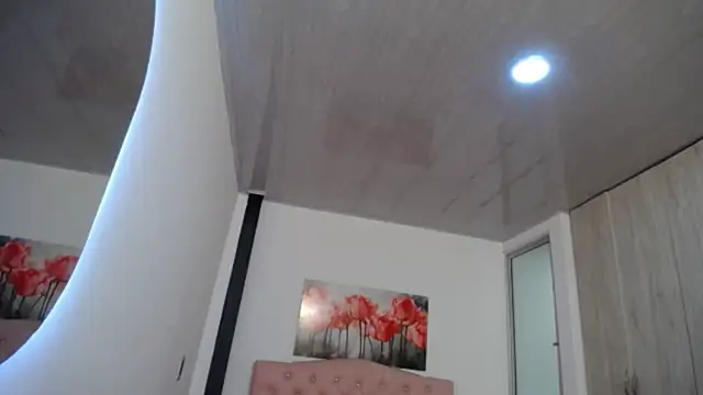 pinky f00x online show from November 29, 7:25 pm