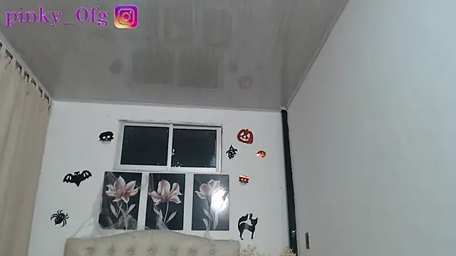 pinky f00x online show from October 11, 12:11 am