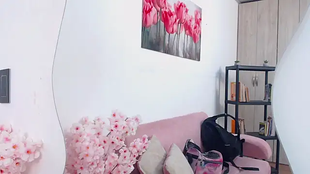 pinky f00x online show from April 8, 7:26 pm