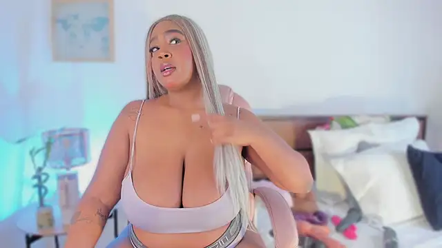 Snapshot of Niicol_Jenner chatting on September 19, 3:21 am Niicol Jenner online show from September 19, 3:21 am