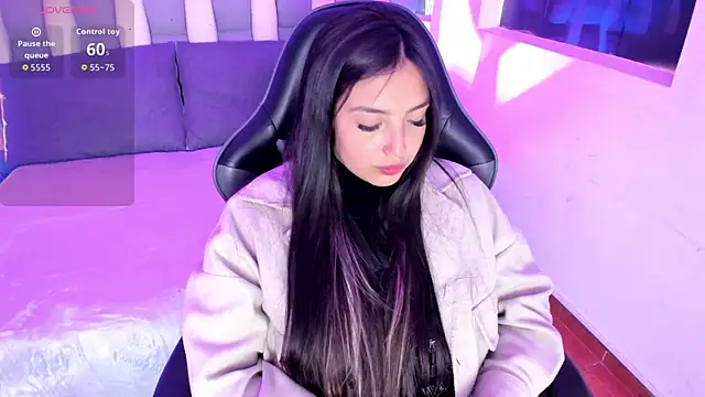 Adaara Rey online show from November 12, 6:45 pm