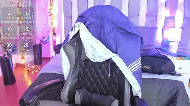 Adaara Rey online show from November 28, 7:47 pm