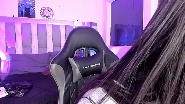 Adaara Rey online show from October 30, 8:17 pm