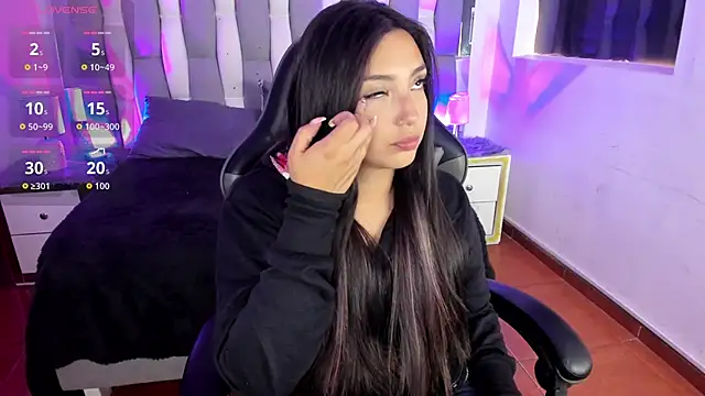 Adaara Rey online show from November 10, 7:41 pm