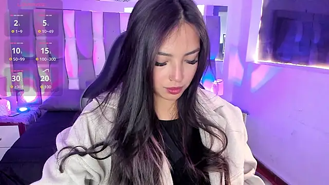 Adaara Rey online show from November 1, 2:00 pm