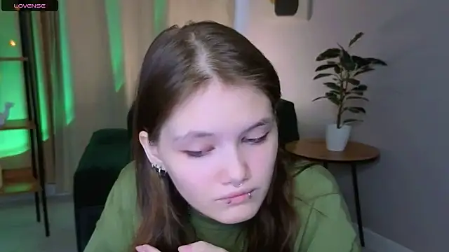 Snapshot of Dilara_xBaby chatting on April 22, 2:13 pm Dilara xBaby online show from April 22, 2:13 pm