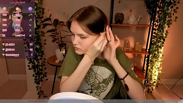 Snapshot of Dilara_xBaby chatting on June 2, 2:06 pm Dilara xBaby online show from June 2, 2:06 pm