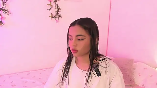 Snapshot of valy_shyness chatting on October 10, 8:09 pm valy shyness online show from October 10, 8:09 pm