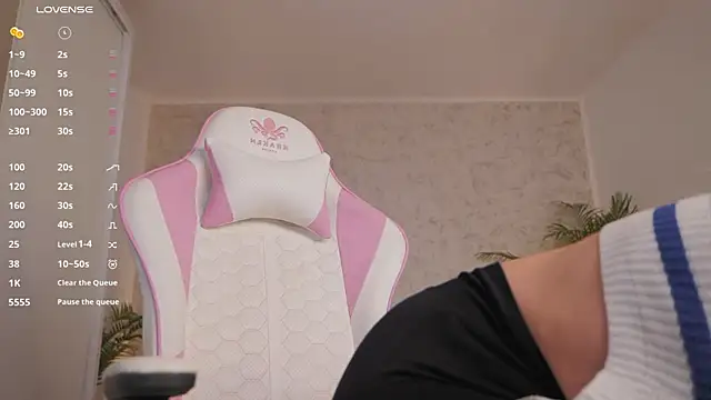 daisyblushh online show from April 10, 3:08 pm