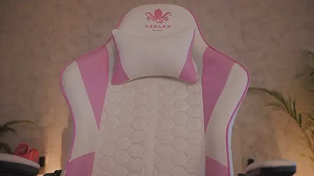 daisyblushh online show from June 6, 9:47 am