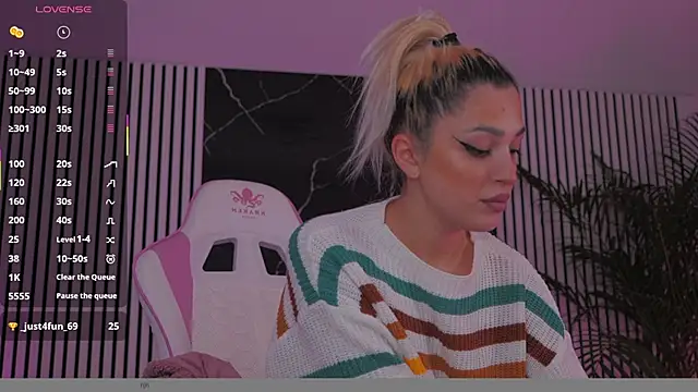 daisyblushh online show from December 17, 5:18 pm