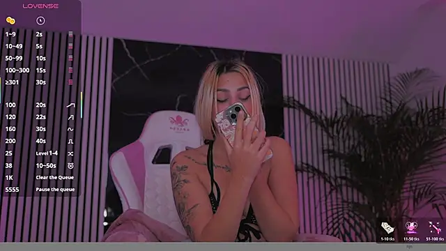 daisyblushh online show from December 20, 4:10 pm