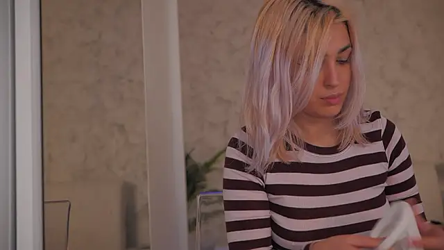 daisyblushh online show from February 12, 3:12 pm