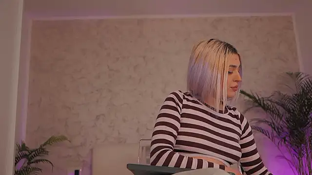 daisyblushh online show from February 25, 4:07 pm