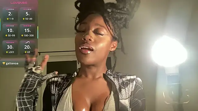 maskedgirl5005 online show from October 13, 4:47 am