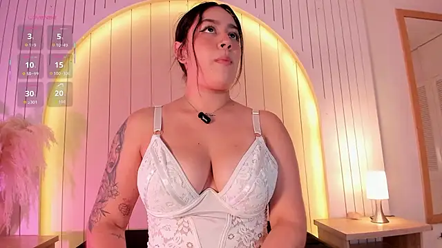 aisha duque online show from March 20, 8:10 pm