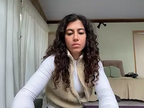 Snapshot of deusaludovica chatting on May 19, 6:59 pm deusaludovica online show from May 19, 6:59 pm