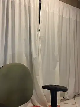Snapshot of deusaludovica chatting on May 31, 1:22 am deusaludovica online show from May 31, 1:22 am