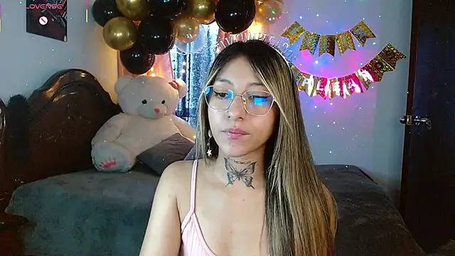 Hoolly Jones online show from November 26, 2:06 pm