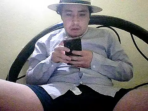 Snapshot of jorgexsuil2hh chatting on December 23, 8:24 am jorgexsuil2hh online show from December 23, 8:24 am