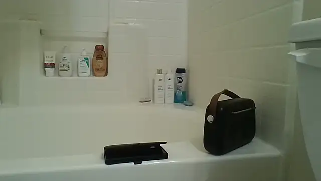 Snapshot of Scott654538 chatting on October 16, 4:04 pm Scott654538 online show from October 16, 4:04 pm