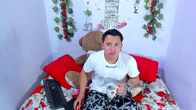 NataliaAndJulliam online show from November 24, 4:56 am