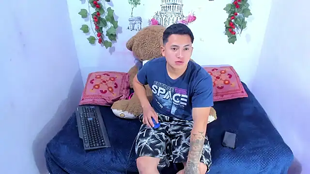 NataliaAndJulliam online show from October 26, 3:18 am