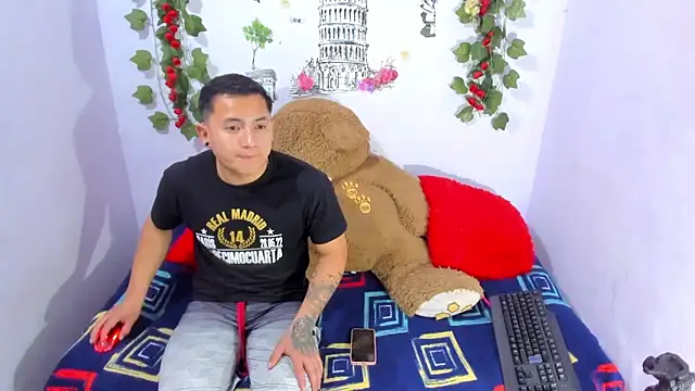 NataliaAndJulliam online show from December 2, 3:41 am