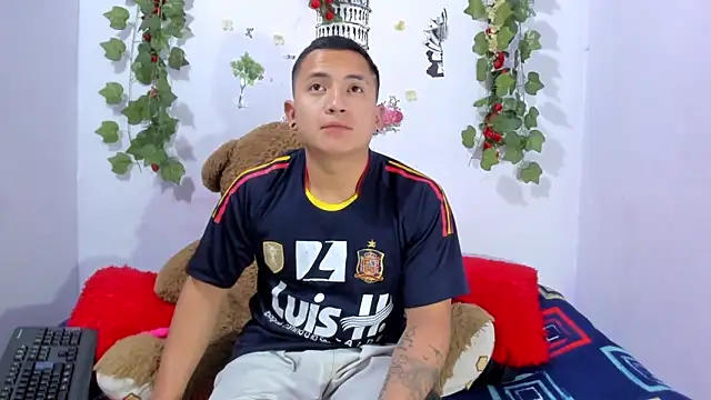 NataliaAndJulliam online show from February 12, 5:07 am