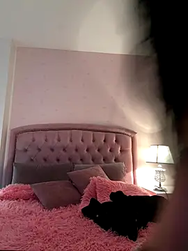 Snapshot of Bella__Wood chatting on October 17, 8:32 pm Bella Wood online show from October 17, 8:32 pm