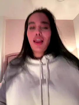 Snapshot of Bella__Wood chatting on October 12, 7:04 pm Bella Wood online show from October 12, 7:04 pm