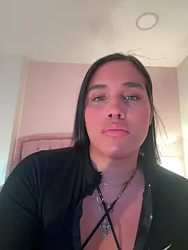 Bella  Wood online show from April 4, 10:05 pm