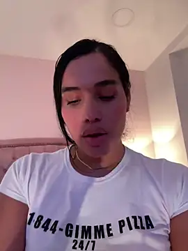 Bella  Wood online show from December 4, 7:57 pm