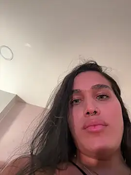Snapshot of Bella__Wood chatting on July 23, 9:00 pm Bella Wood online show from July 23, 9:00 pm