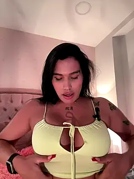 Bella  Wood online show from November 12, 7:18 pm