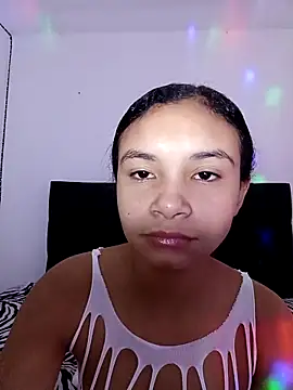 Snapshot of liz7skinny chatting on April 22, 11:55 pm liz7skinny online show from April 22, 11:55 pm