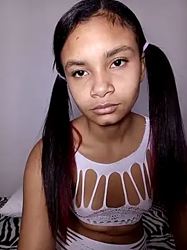 liz7skinny online show from March 12, 9:19 pm