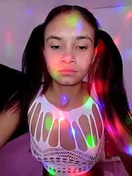 liz7skinny online show from March 23, 8:30 pm