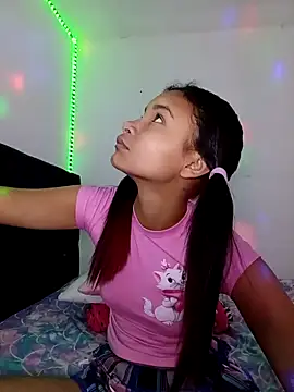 liz7skinny online show from March 28, 7:37 pm