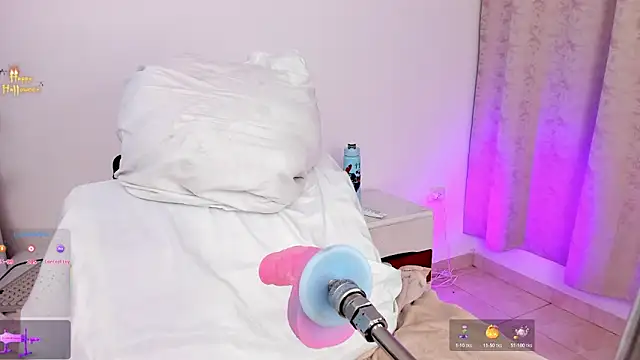 Snapshot of arynaughty20 chatting on October 18, 11:18 pm arynaughty20 online show from October 18, 11:18 pm