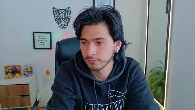 Elian savoy online show from December 16, 1:04 pm