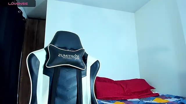 Snapshot of bryan_mugn chatting on October 2, 2:48 am bryan mugn online show from October 2, 2:48 am